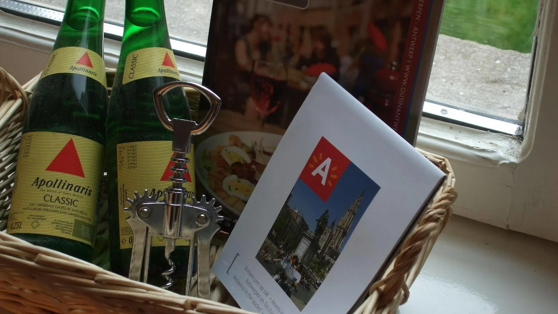 B&B De Koning Van Spanje Antwerp 4*,