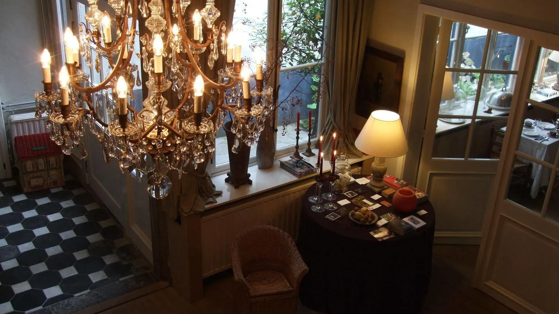 B&B De Koning Van Spanje Antwerp Bed & Breakfast